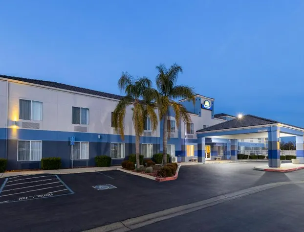 Days Inn by Wyndham Lathrop hotel detail image 1