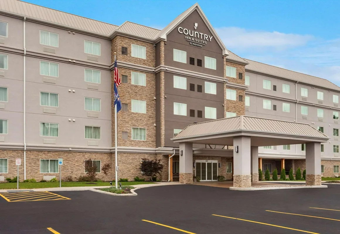Country Inn & Suites by Radisson, Buffalo South I-90, NY hotel hero