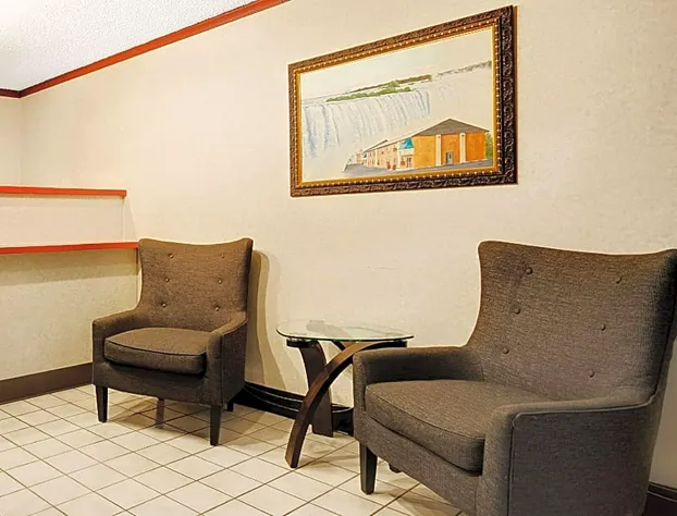Super 8 by Wyndham Kenmore/Buffalo/Niagara Falls Area hotel detail image 3