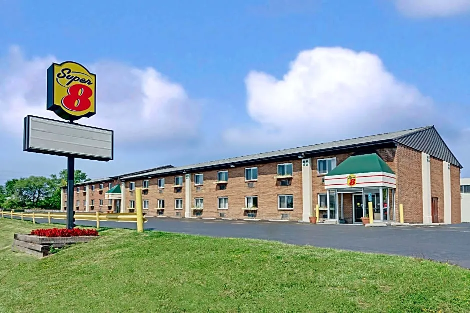 Super 8 by Wyndham Kenmore/Buffalo/Niagara Falls Area hotel hero