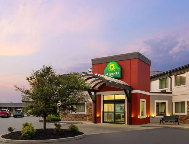 La Quinta Inn by Wyndham Buffalo Airport hotel detail image 3