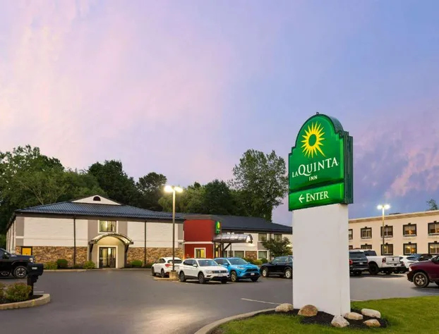 La Quinta Inn by Wyndham Buffalo Airport hotel detail image 1