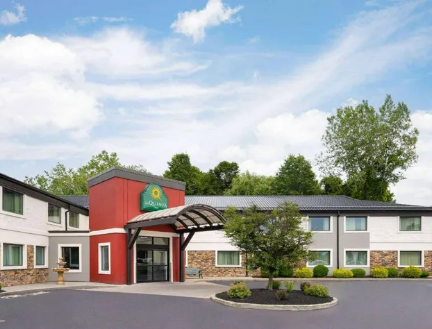 La Quinta Inn by Wyndham Buffalo Airport hotel detail image 1