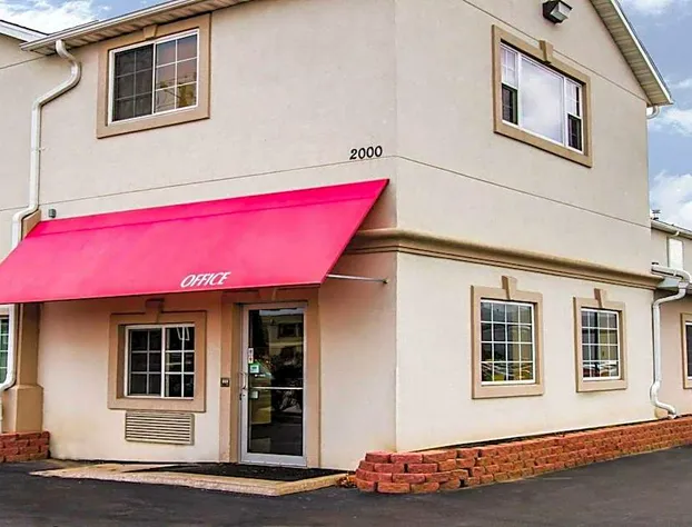 Econo Lodge hotel detail image 2