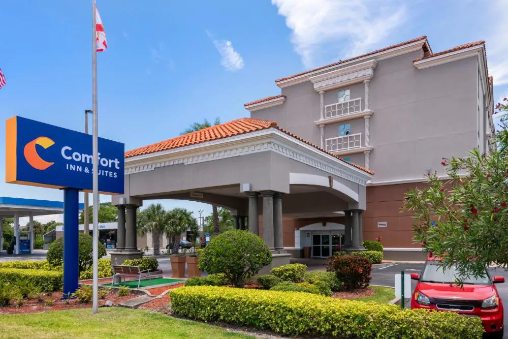 Comfort Inn & Suites Melbourne-Viera hotel hero