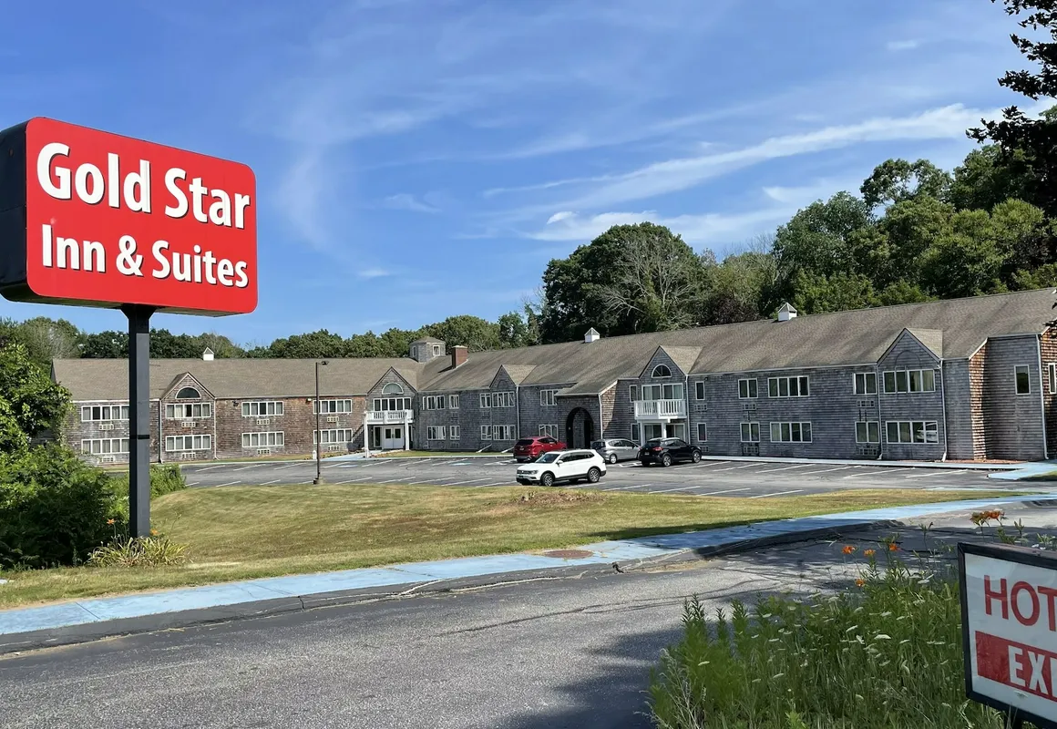 Gold Star Inn & Suites hotel hero