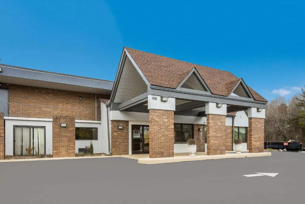 Quality Inn Asheville Airport hotel hero