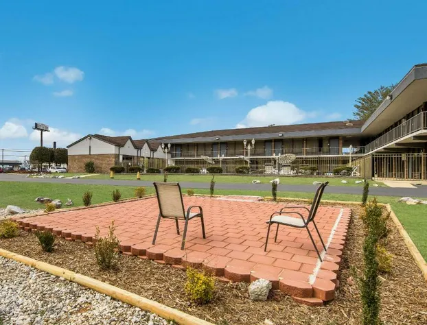 Quality Inn Asheville Airport hotel detail image 1