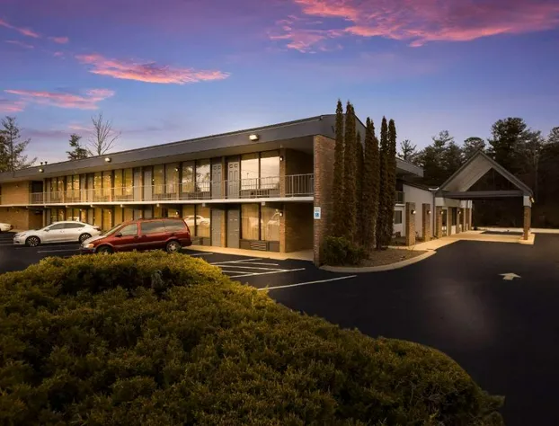 Quality Inn Asheville Airport hotel detail image 2
