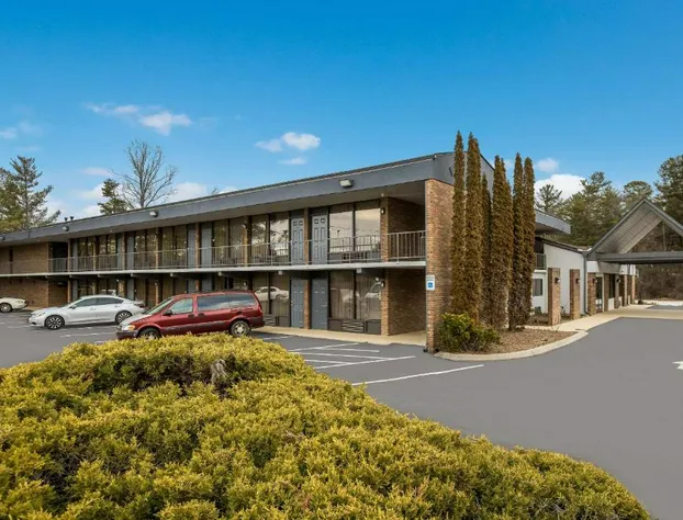 Quality Inn Asheville Airport hotel detail image 3