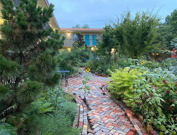 Cascades Inn hotel detail image 2