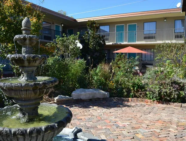 Cascades Inn hotel detail image 1