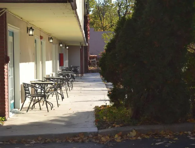 Cascades Inn hotel detail image 3