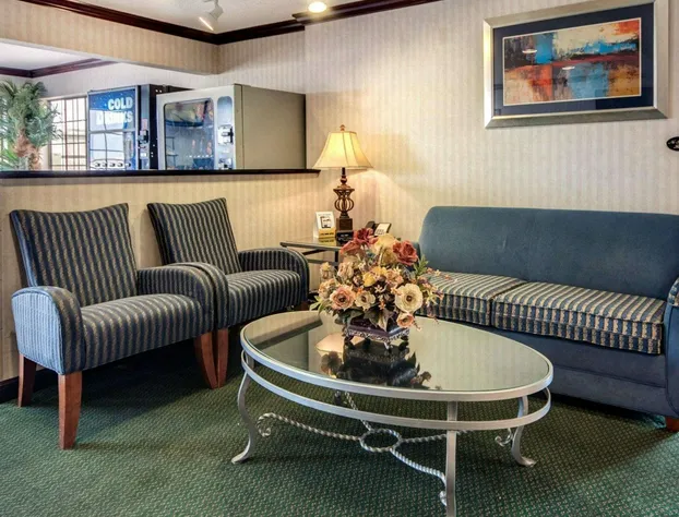 Econo Lodge Inn & Suites El Paso West hotel detail image 3