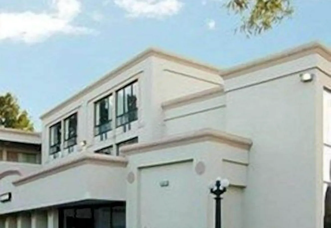 Diamond Inn and Suites hotel hero