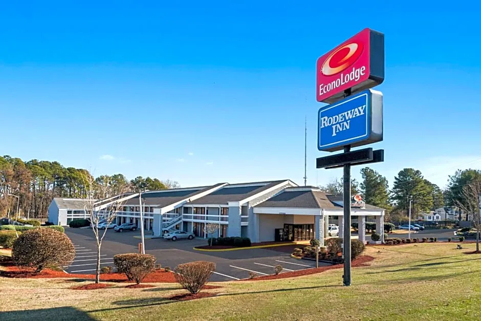 Econo Lodge Richmond VA hotel hero