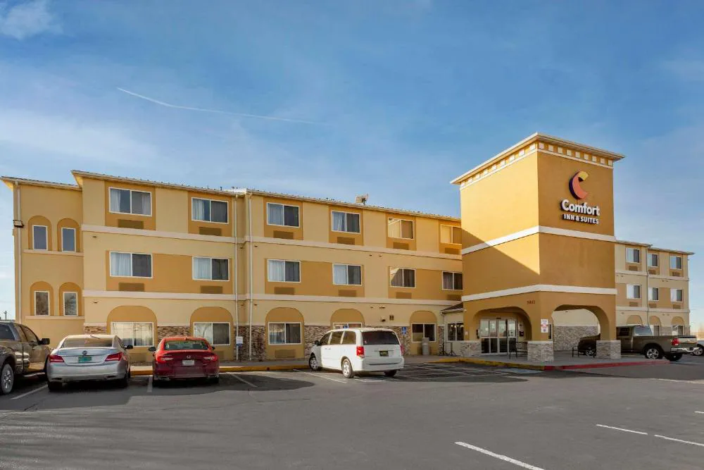 Comfort Inn & Suites Alameda at Albuquerque Balloon Fiesta Park hotel hero