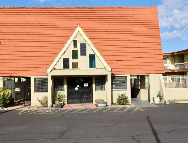 Super 8 by Wyndham Albuquerque Downtown hotel detail image 1