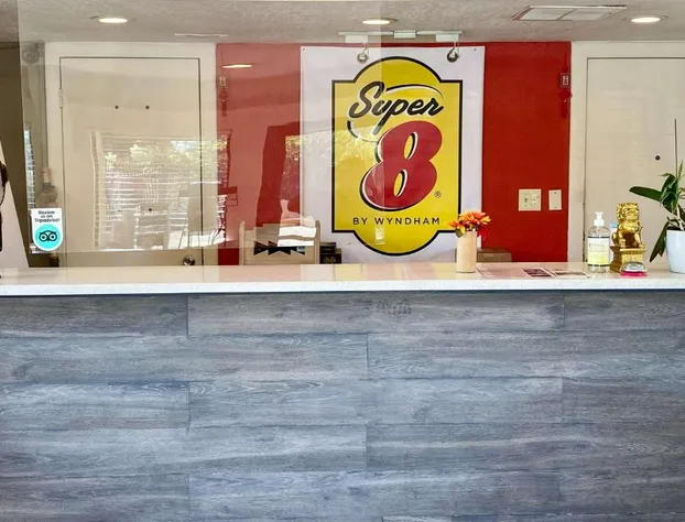 Super 8 by Wyndham Albuquerque Downtown hotel detail image 2