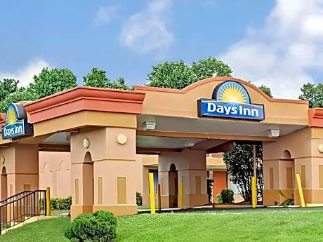 Days Inn by Wyndham Durham/Near Duke University hotel hero