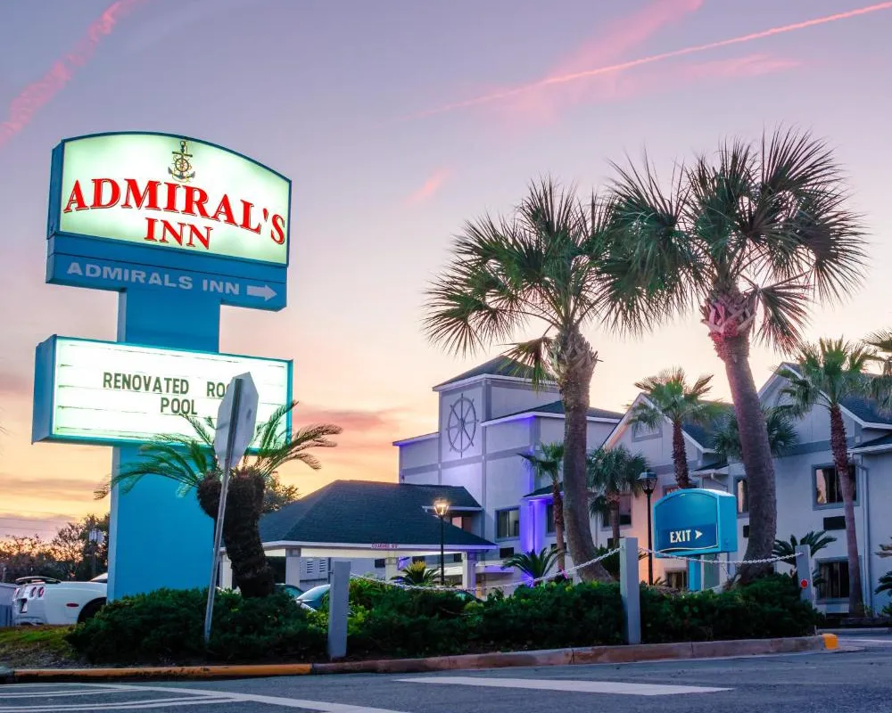 Admiral's Inn on Tybee Island hotel hero