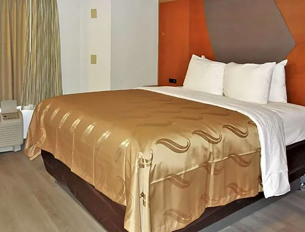 Quality Inn & Suites Raleigh North hotel detail image 4