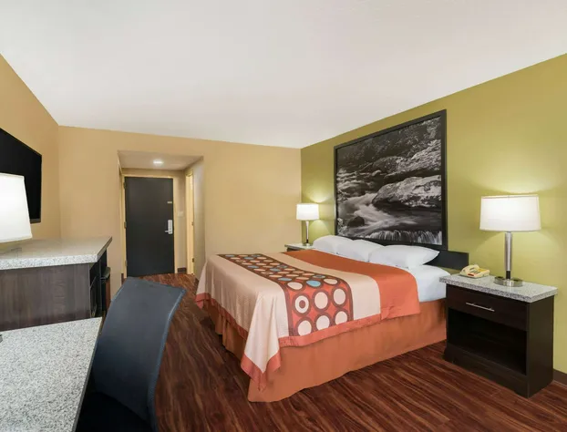 Super 8 by Wyndham Raleigh North East hotel detail image 3