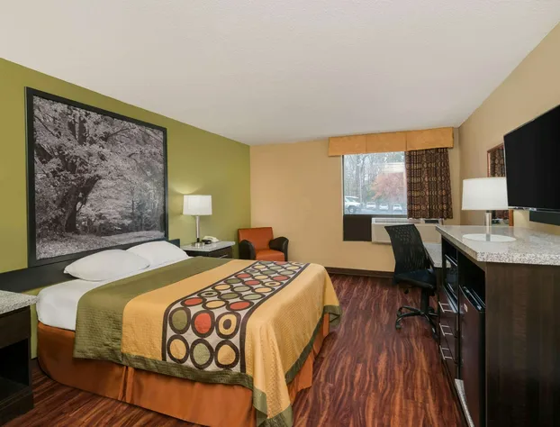 Super 8 by Wyndham Raleigh North East hotel detail image 4