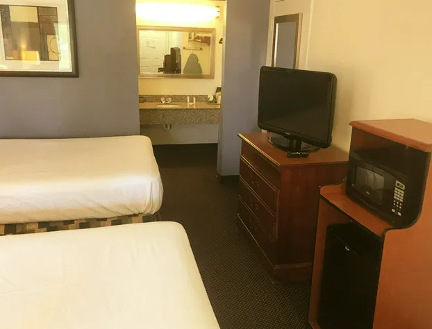 Days Inn & Suites by Wyndham Mobile hotel detail image 4