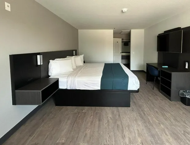 Motel 6 Lake Elsinore, CA hotel detail image 2