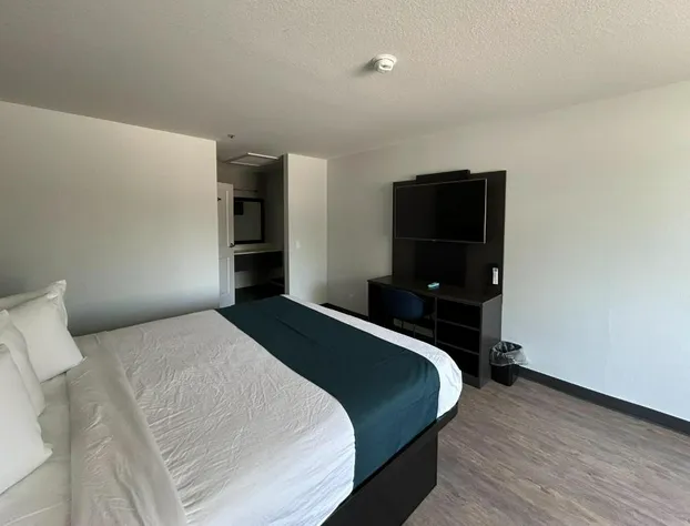 Motel 6 Lake Elsinore, CA hotel detail image 3