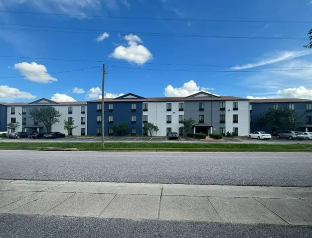 Quality Inn & Suites at Airport Blvd I-65 hotel detail image 1