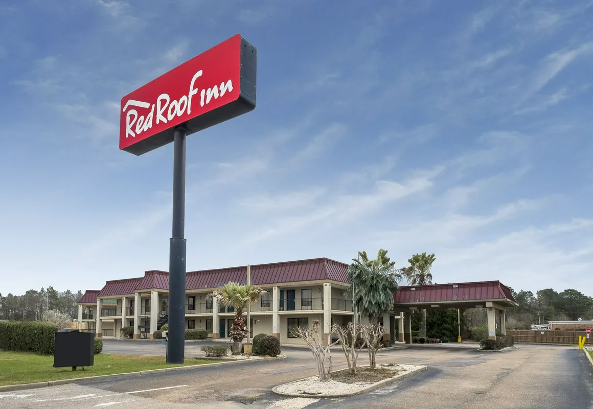 Red Roof Inn Mobile North - Saraland hotel hero