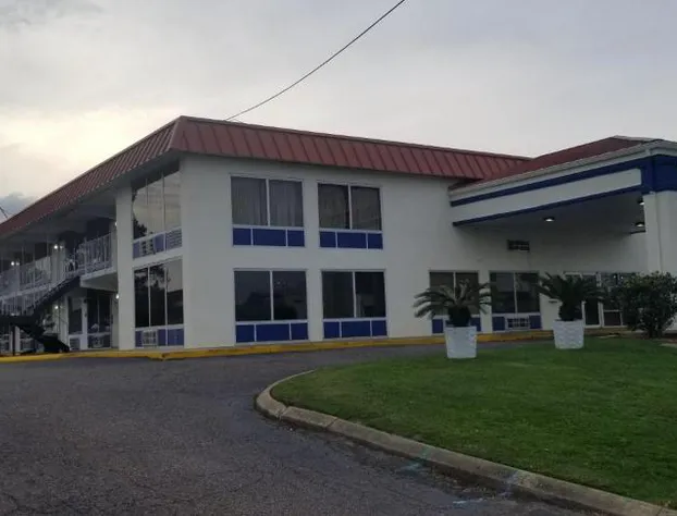 Family Inns Of America - Mobile hotel detail image 1