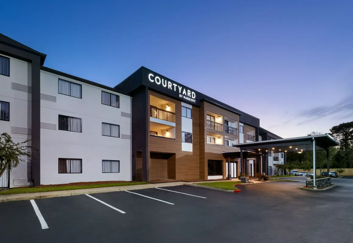 Courtyard by Marriott Mobile hotel hero