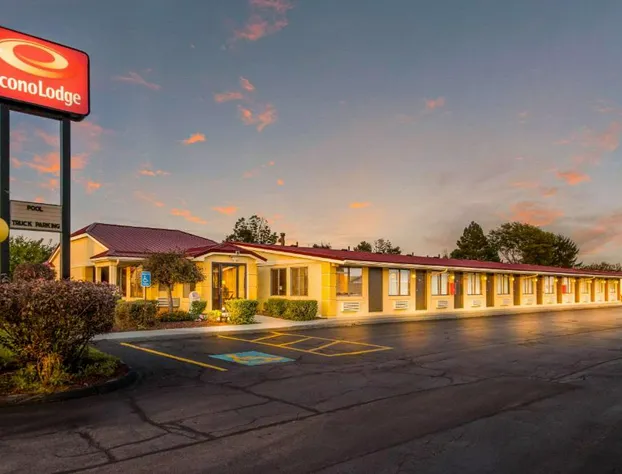 Econo Lodge Norwalk hotel detail image 2