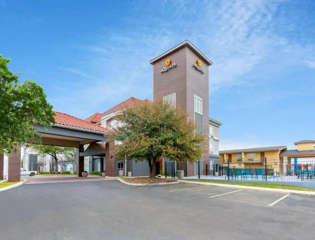 La Quinta Inn & Suites by Wyndham New Braunfels hotel detail image 4