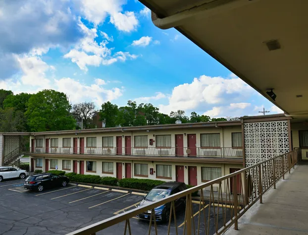 Campus Inn hotel detail image 2