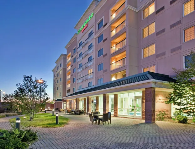 Courtyard by Marriott Toronto Vaughan hotel detail image 2