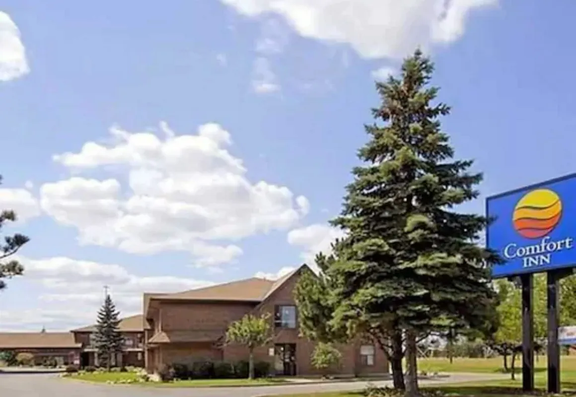 Comfort Inn Toronto North hotel hero