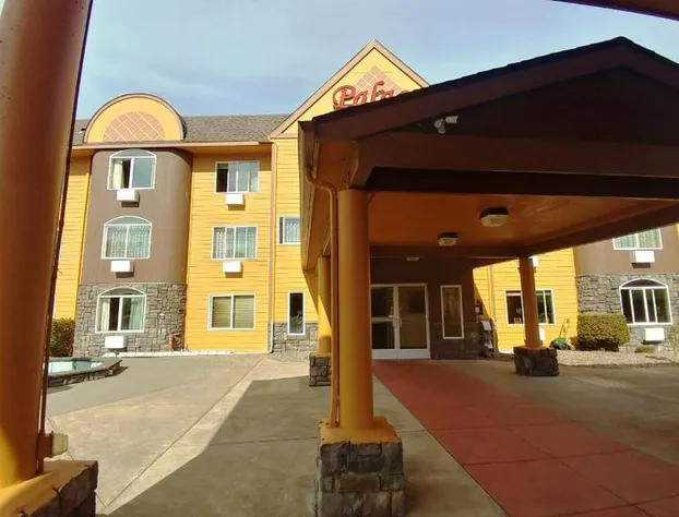 Palace Inn Suites Lincoln City hotel detail image 1