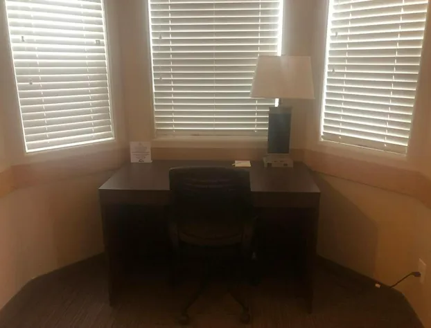 Days Inn by Wyndham Hinton hotel detail image 3