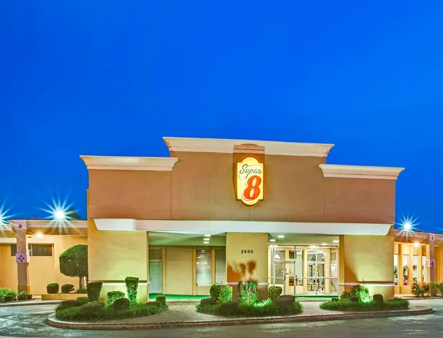 Super 8 by Wyndham Norman hotel detail image 1