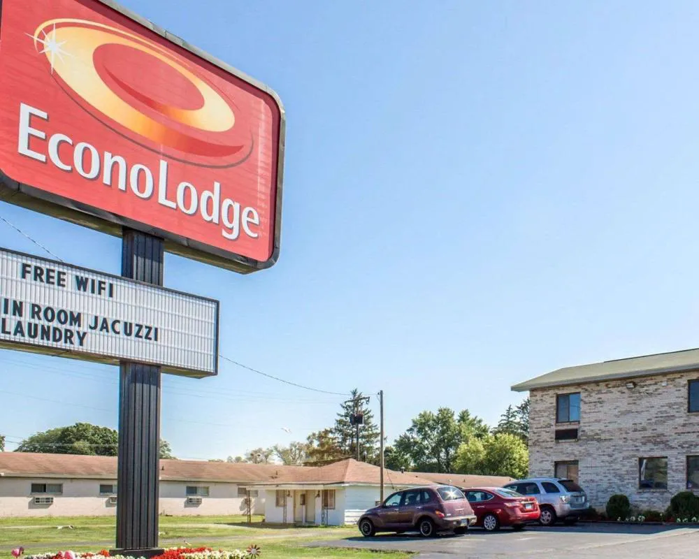 Econo Lodge Elkhart North hotel hero