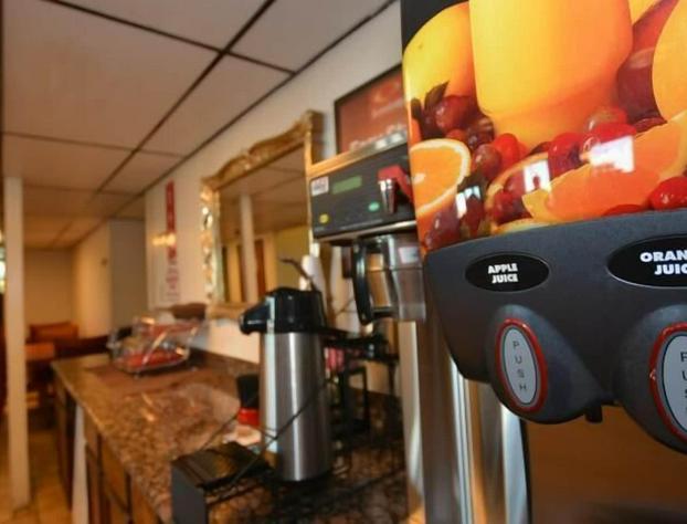 Econo Inn and Suites hotel detail image 4