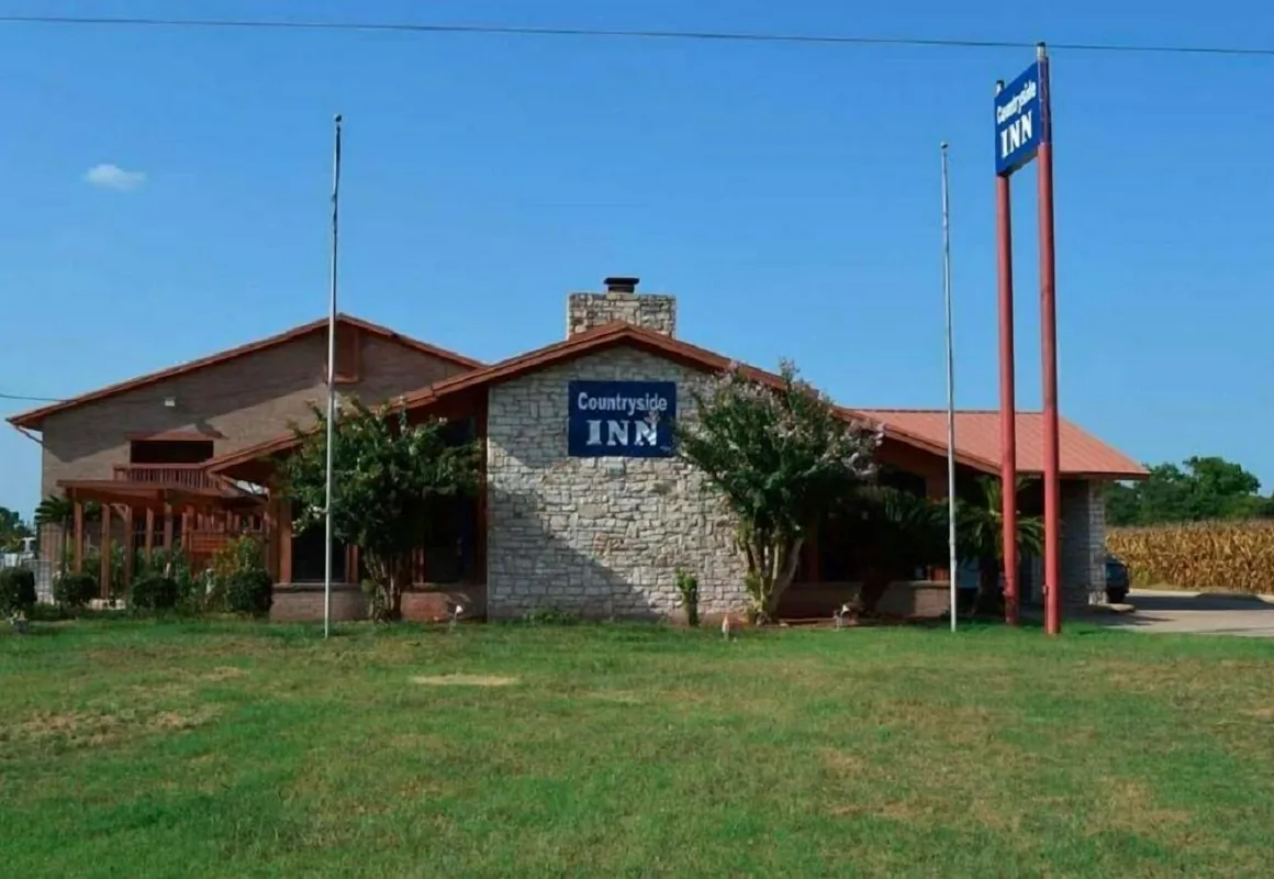 Countryside Inn hotel hero