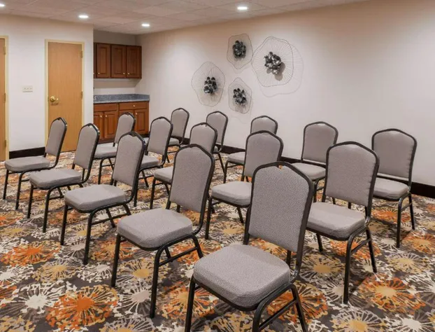 Hampton Inn Elkhart IN hotel detail image 2