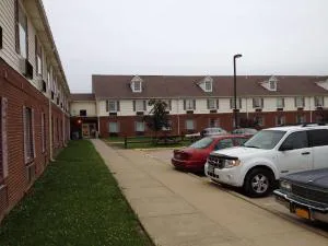 Country Hearth Inn And Suites Willard hotel hero