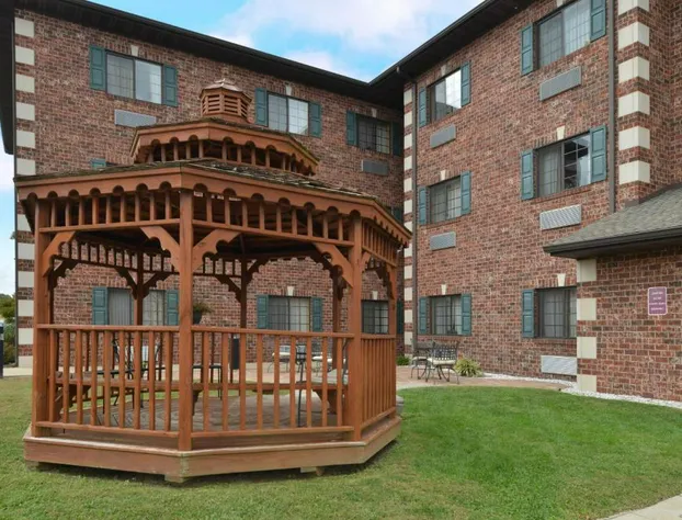 Country Hearth Inn & Suites Edwardsville St. Louis hotel detail image 2