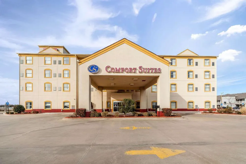 Comfort Suites Yukon - SW Oklahoma City hotel hero